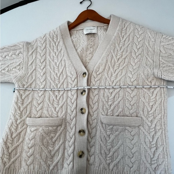 Aritzia Cream Untethered Heavy Wool Cable Knit Cardigan Size 1 Large - Picture 5 of 9